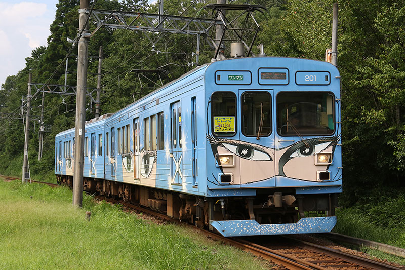 青色の忍者列車